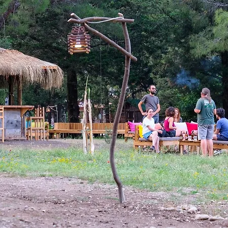 Kamp alanı Camp Meeting Point